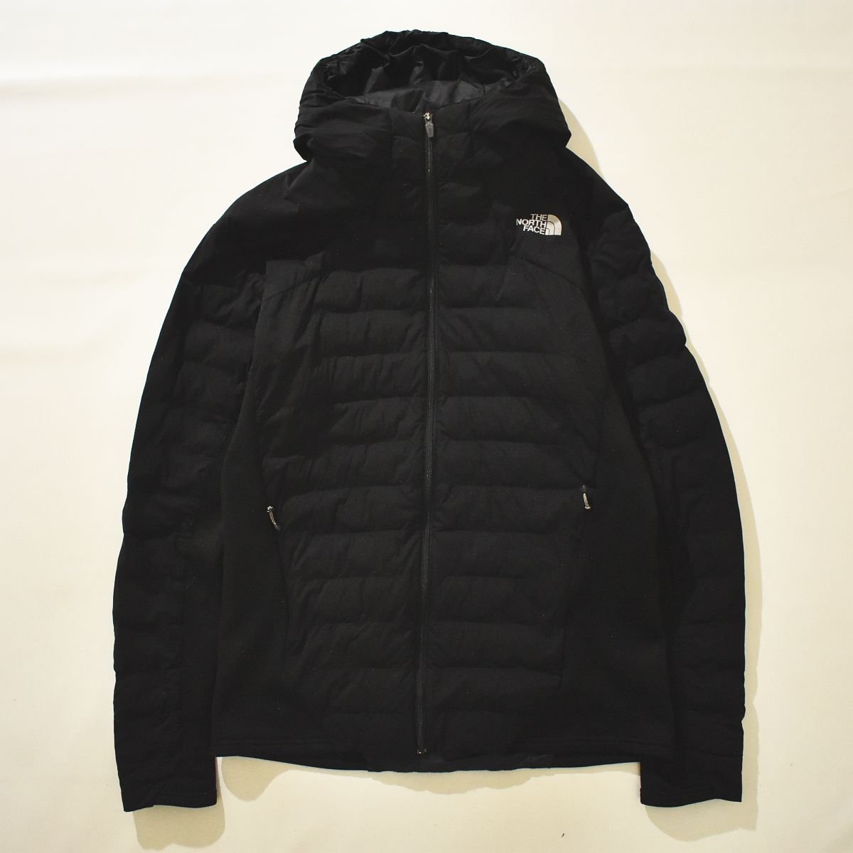 ★NY81874 PRIMALOFT ノースフェイス THE NORTH FACE プリマロフト中綿 レッドランプロ フーディ ブラック★ジャンパー ジャケット★_画像2