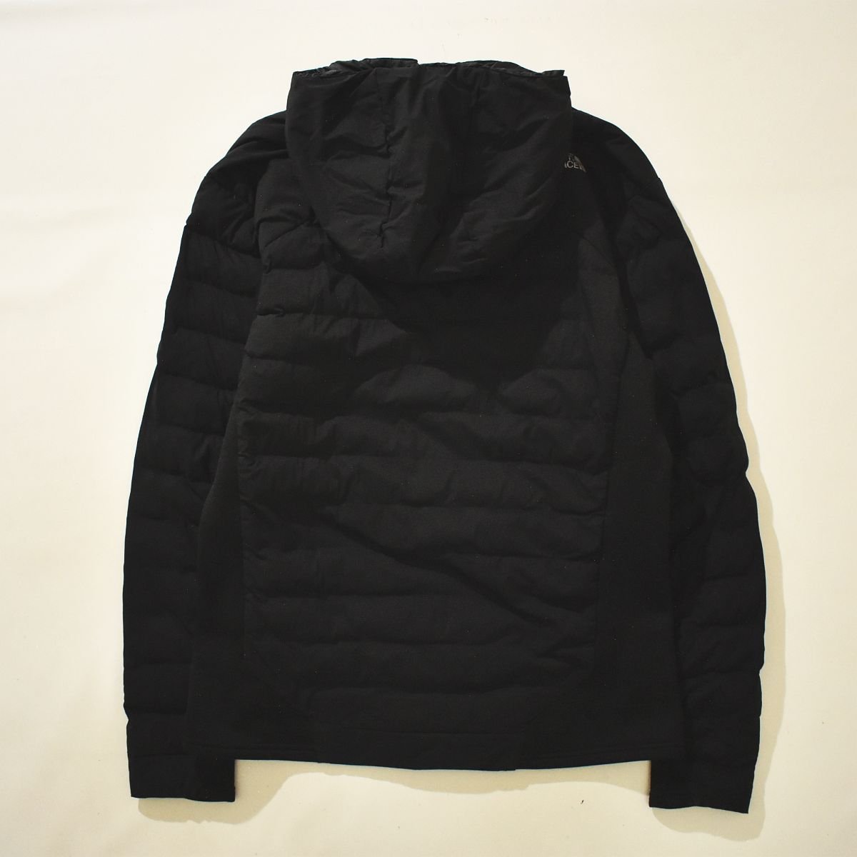 ★NY81874 PRIMALOFT ノースフェイス THE NORTH FACE プリマロフト中綿 レッドランプロ フーディ ブラック★ジャンパー ジャケット★_画像3