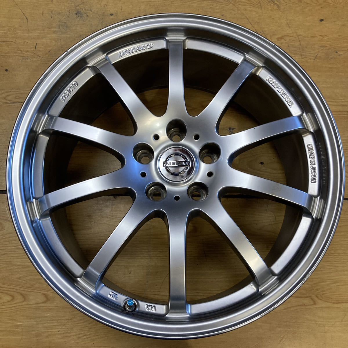 C144 RAYS製 ニッサン Y50フーガ 8.5J 19インチ　5H 114.3 +50 4本 レイズ NISSAN 日産 FUGA 鍛造 FORGED オプション純正 中古ホイール_画像5