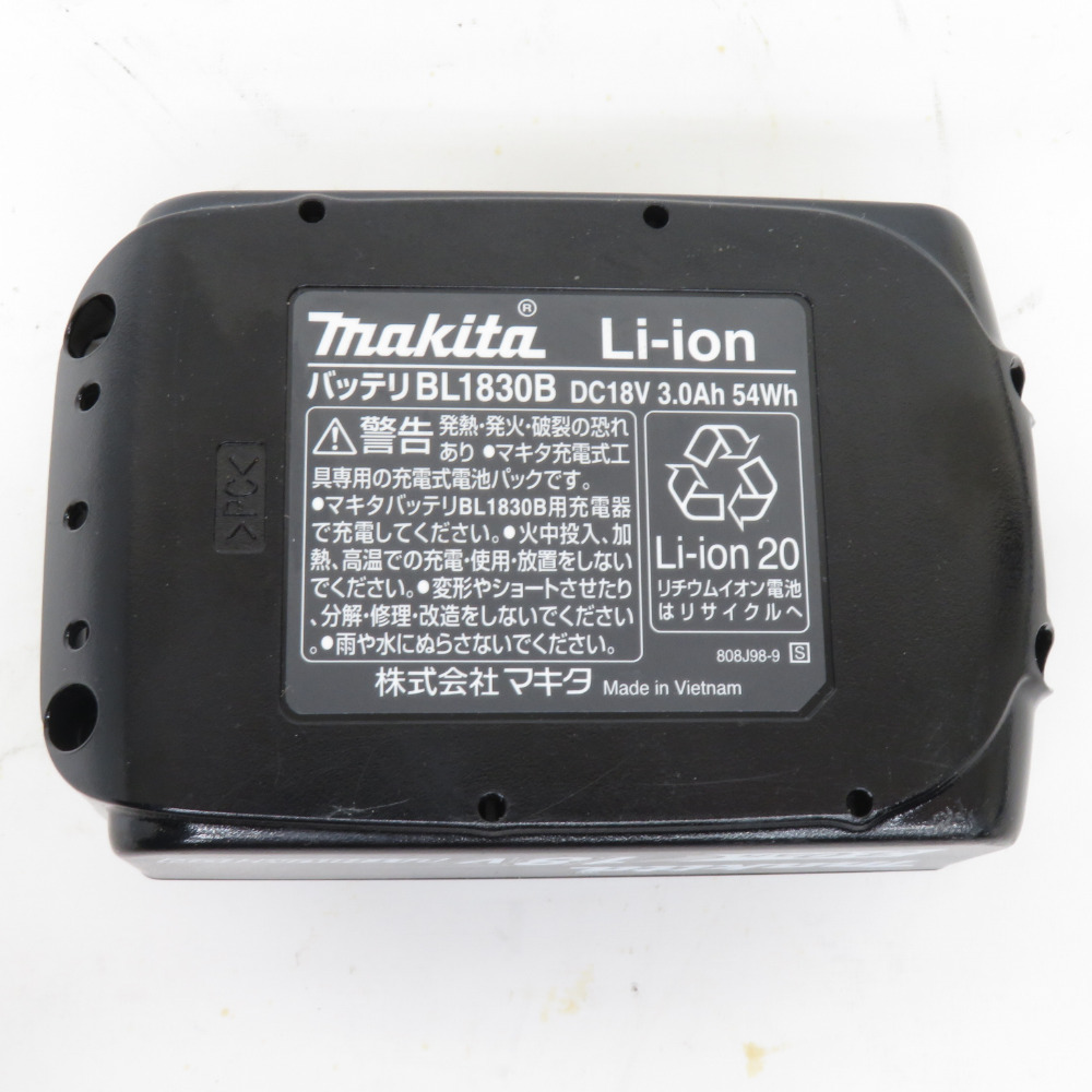 makita マキタ 18V 3.0Ah Li-ionバッテリ 残量表示付 充電回数5回 BL1830B A-60442 中古美品_画像4