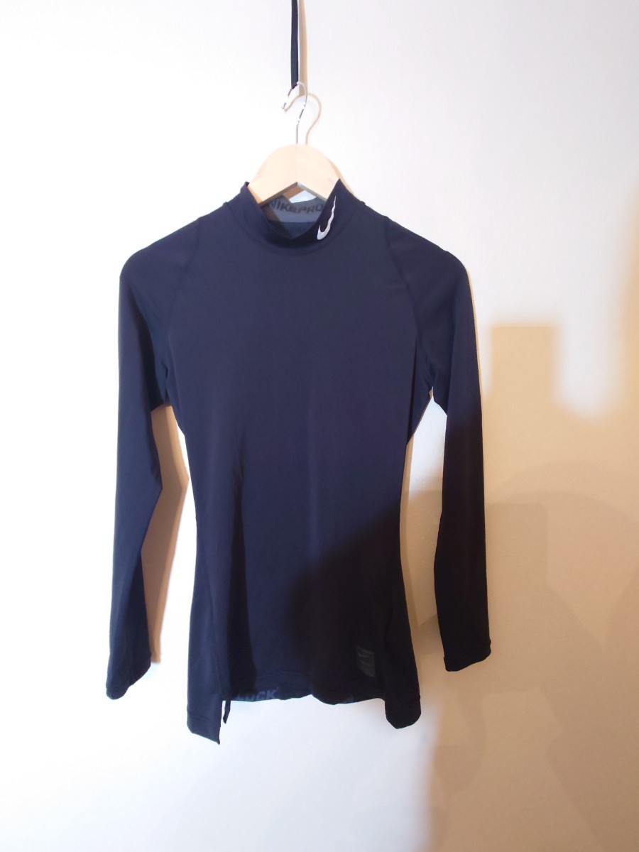 ナイキ（ NIKE PRO ）コンプレッションシャツ　着圧シャツ　トレーニングシャツ ブラック 黒 Sサイズ アンダーシャツ_画像2