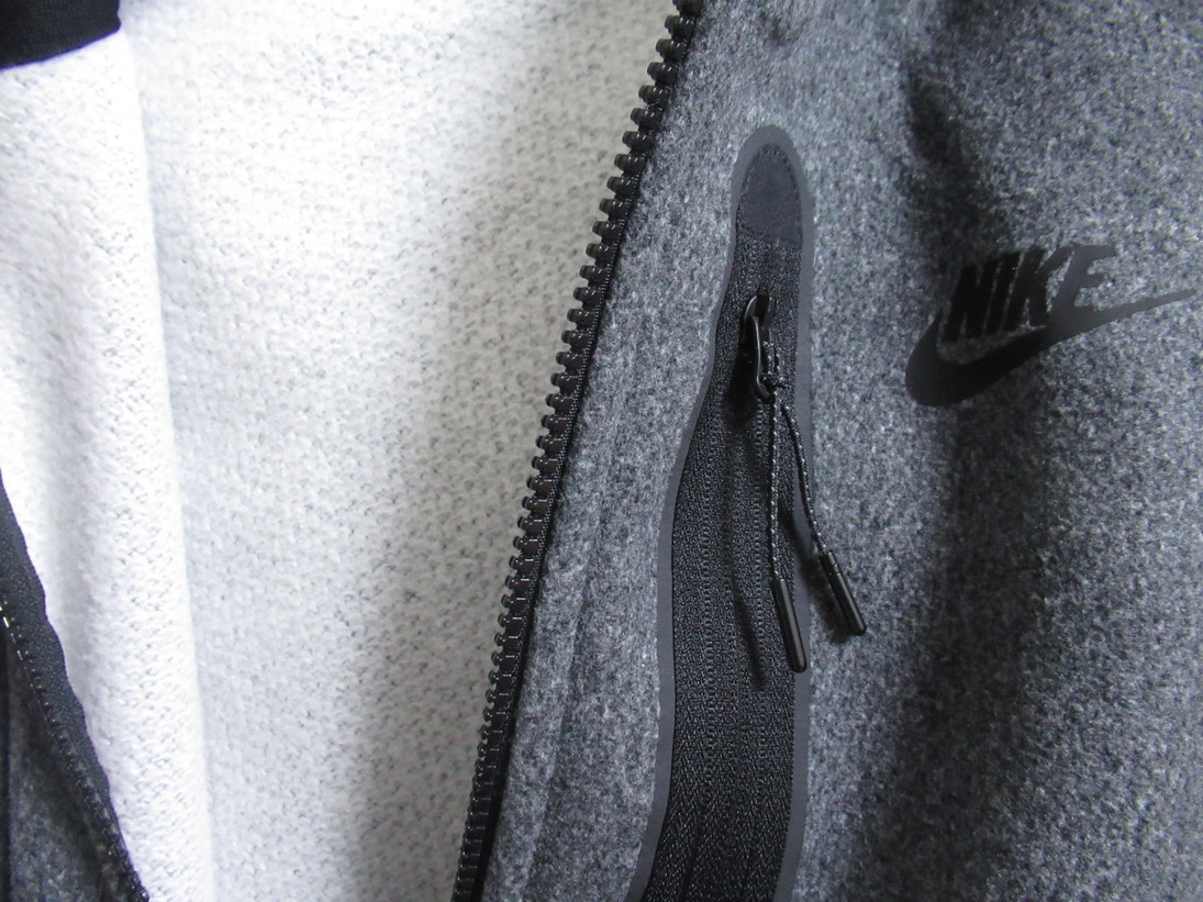 Bibian 比比昂- NIKE NSW パーカーパンツセットアップ Bibian 比比昂- NIKE NSW パーカーパンツセットアップ