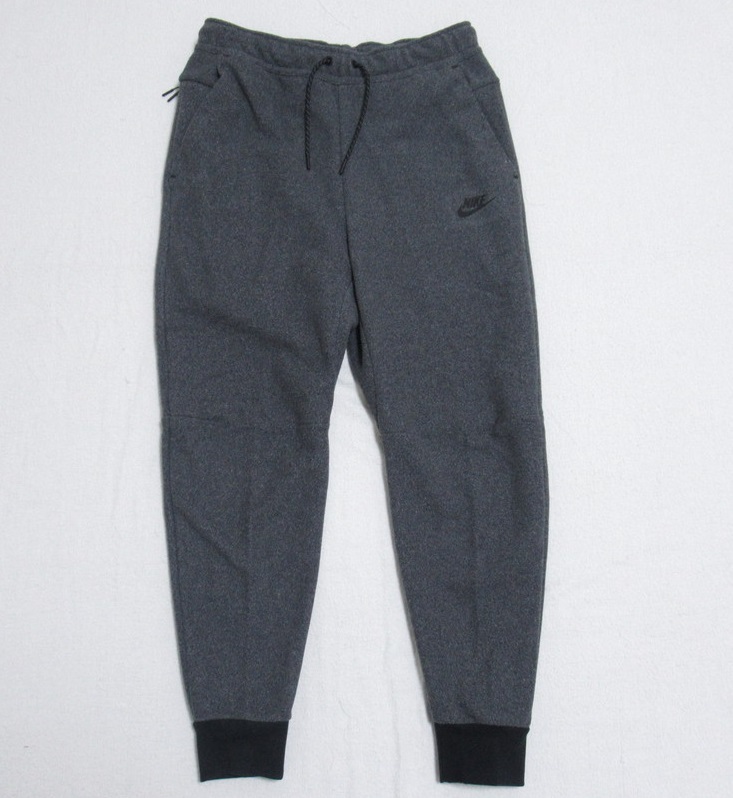 Bibian 比比昂- NIKE NSW パーカーパンツセットアップ Bibian 比比昂- NIKE NSW パーカーパンツセットアップ