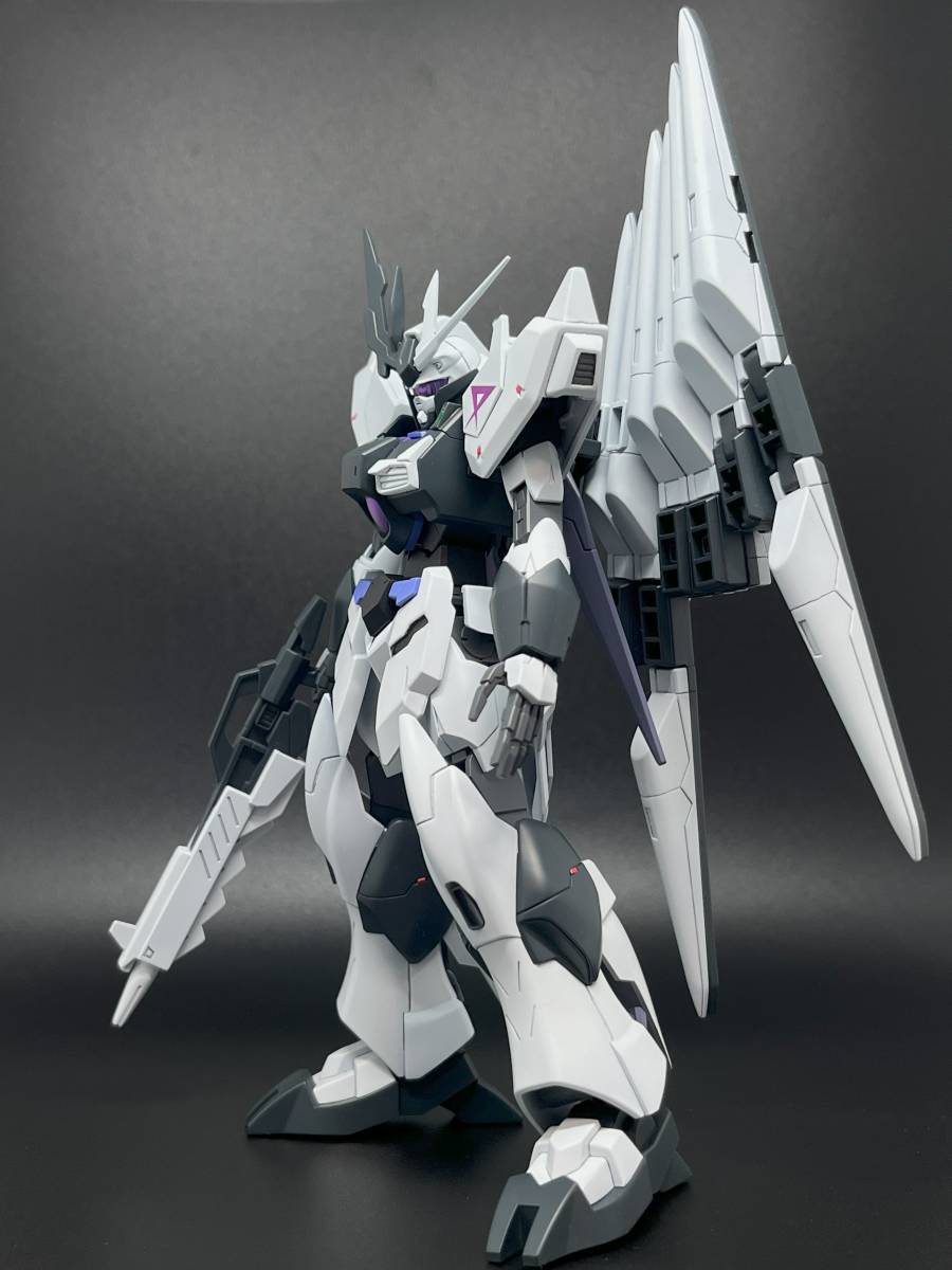 HGフェイクニューガンダム　塗装済み完成品　ガンプラ　_画像4