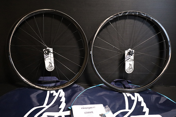 Campagnolo LEVANTE シマノ11S グラベル用カーボンホイールCampagnolo(カンパニョーロ)★2way-fit★DB★