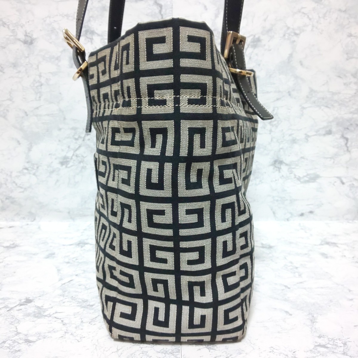 極美品/希少】GIVENCHY ジバンシー ヴィンテージ 4Gロゴ トート 極美品/希少】GIVENCHY ジバンシー ヴィンテージ 4Gロゴ トート