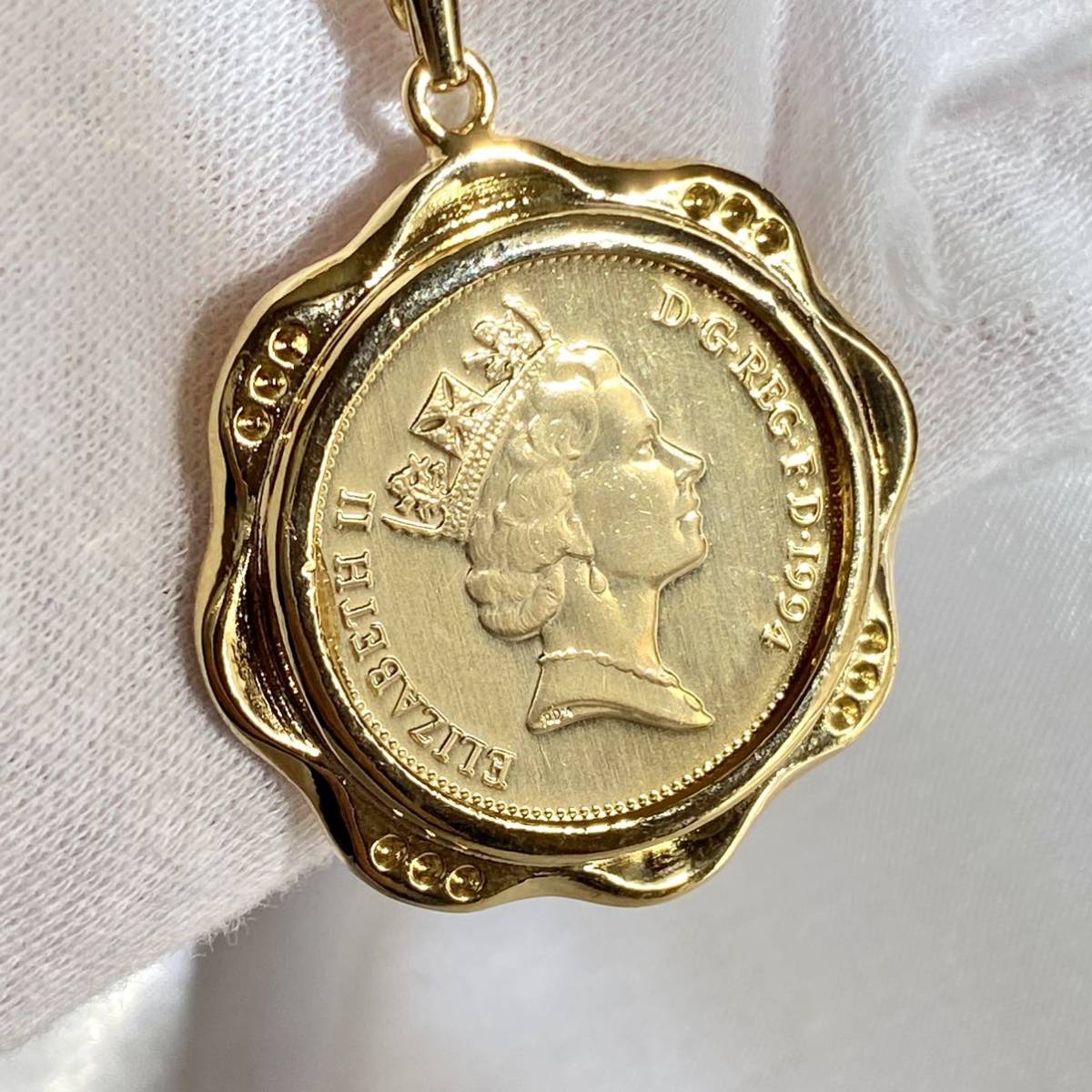 エリザベス2世 ELIZABETH コインネックレス ゴールドカラー エリザベス2世 ELIZABETH コインネックレス ゴールドカラー