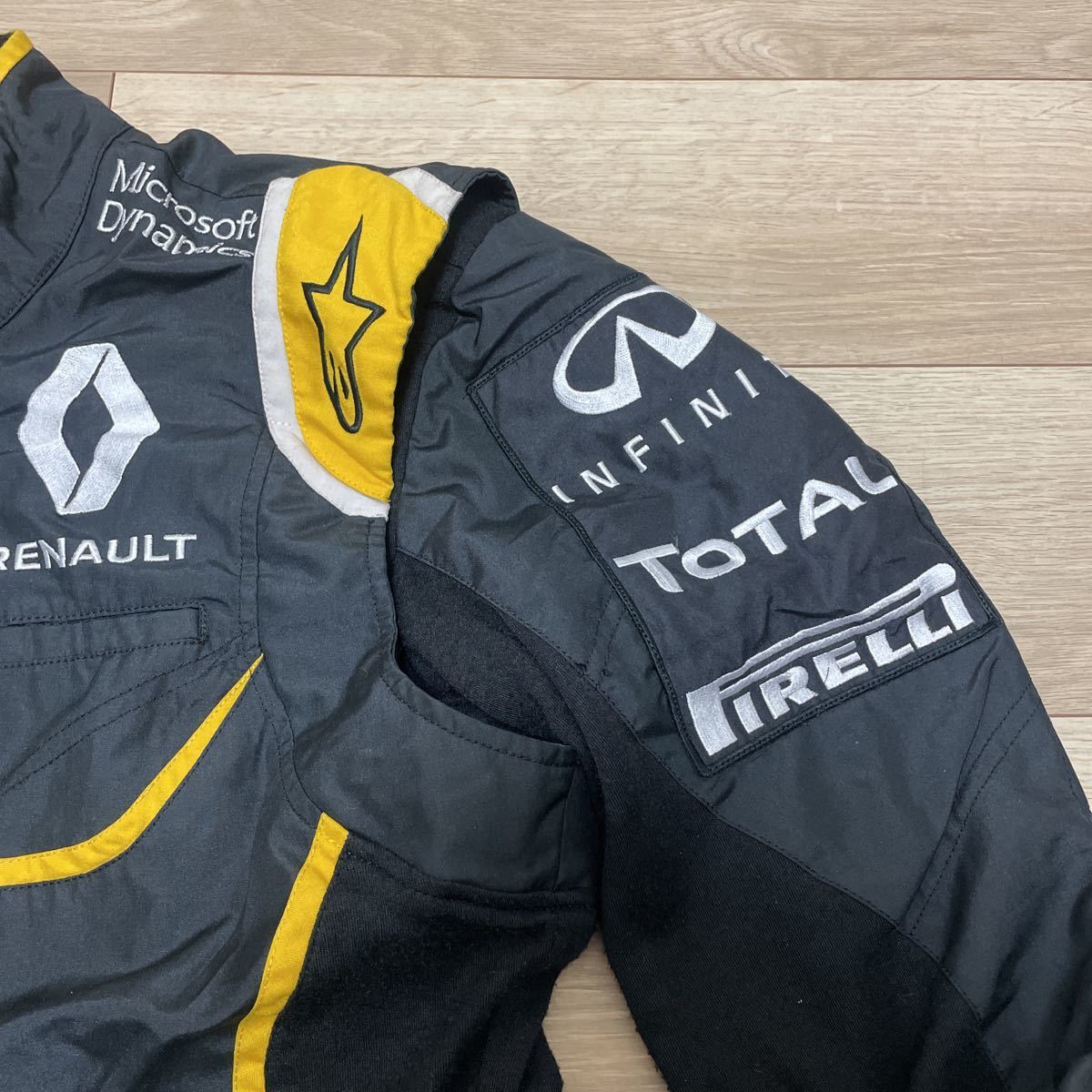 2016 ルノーF1 チーム支給品 スタッフ・レーシングスーツ 50 2016 ルノーF1 チーム支給品 スタッフ・レーシングスーツ 50