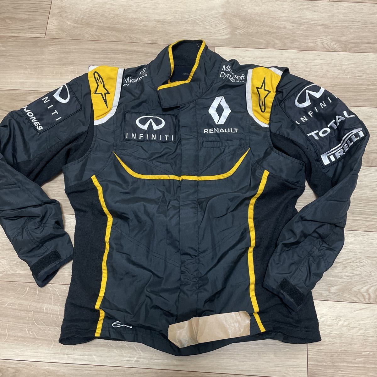 2016 ルノーF1 チーム支給品 スタッフ・レーシングスーツ 50 2016 ルノーF1 チーム支給品 スタッフ・レーシングスーツ 50
