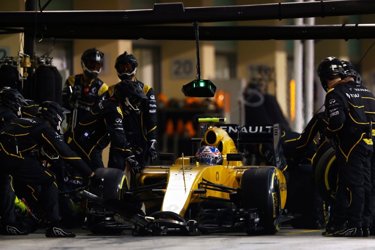 2016 ルノーF1 チーム支給品 スタッフ・レーシングスーツ 50 2016 ルノーF1 チーム支給品 スタッフ・レーシングスーツ 50