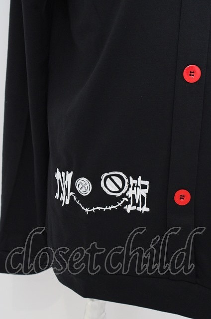 【SALE】NieR Clothing パーカー.WIDE SLEEVE PULLOVER HOODIE【RED BUTTON】 /ブラック/F O-23-08-09-015-Ni-to-IG-ZT411_画像2