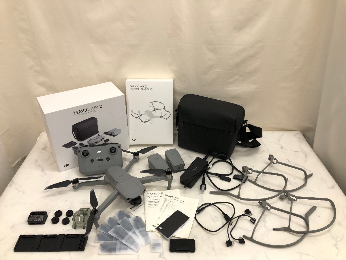 Y0475　中古品　ドローン　DJI　Mavic Air 2　Model：MA2UE3W　FLY MORE COMBO　【元箱付き】_画像1