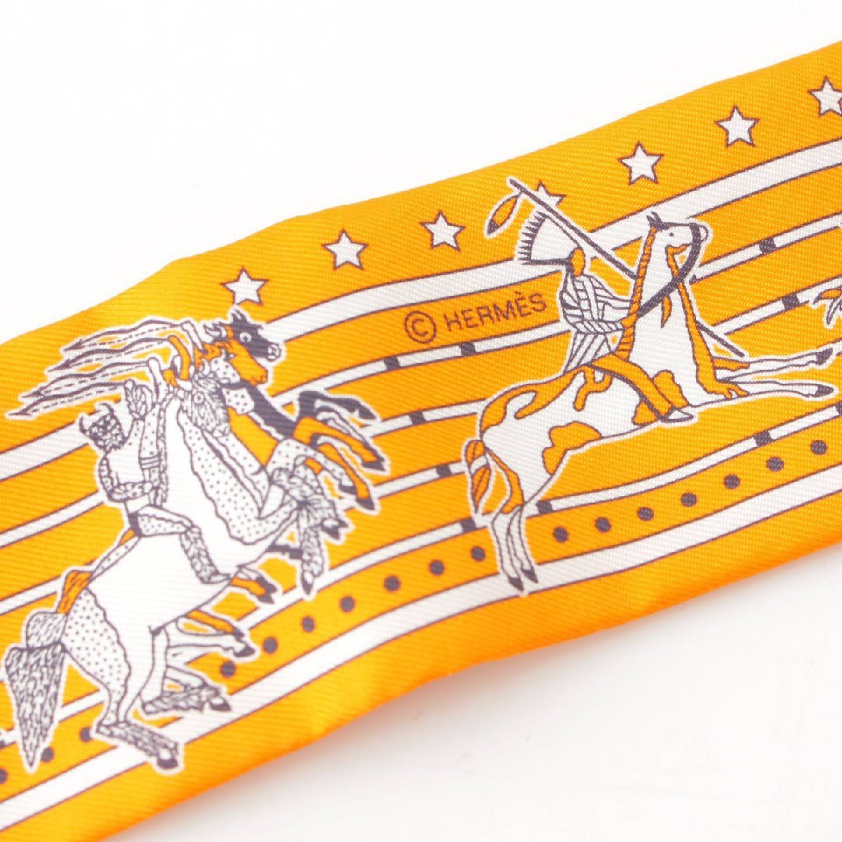 【エルメス】Hermes　ツイリー Pani La Shar Pawnee パウニー族の首長 スカーフ オレンジ 【中古】【正規品保証】196962_画像5
