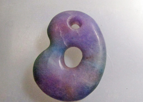 古墳期 濃い翠色と紫色の珍しい色合いのラベンダー質翡翠製 異形環状 