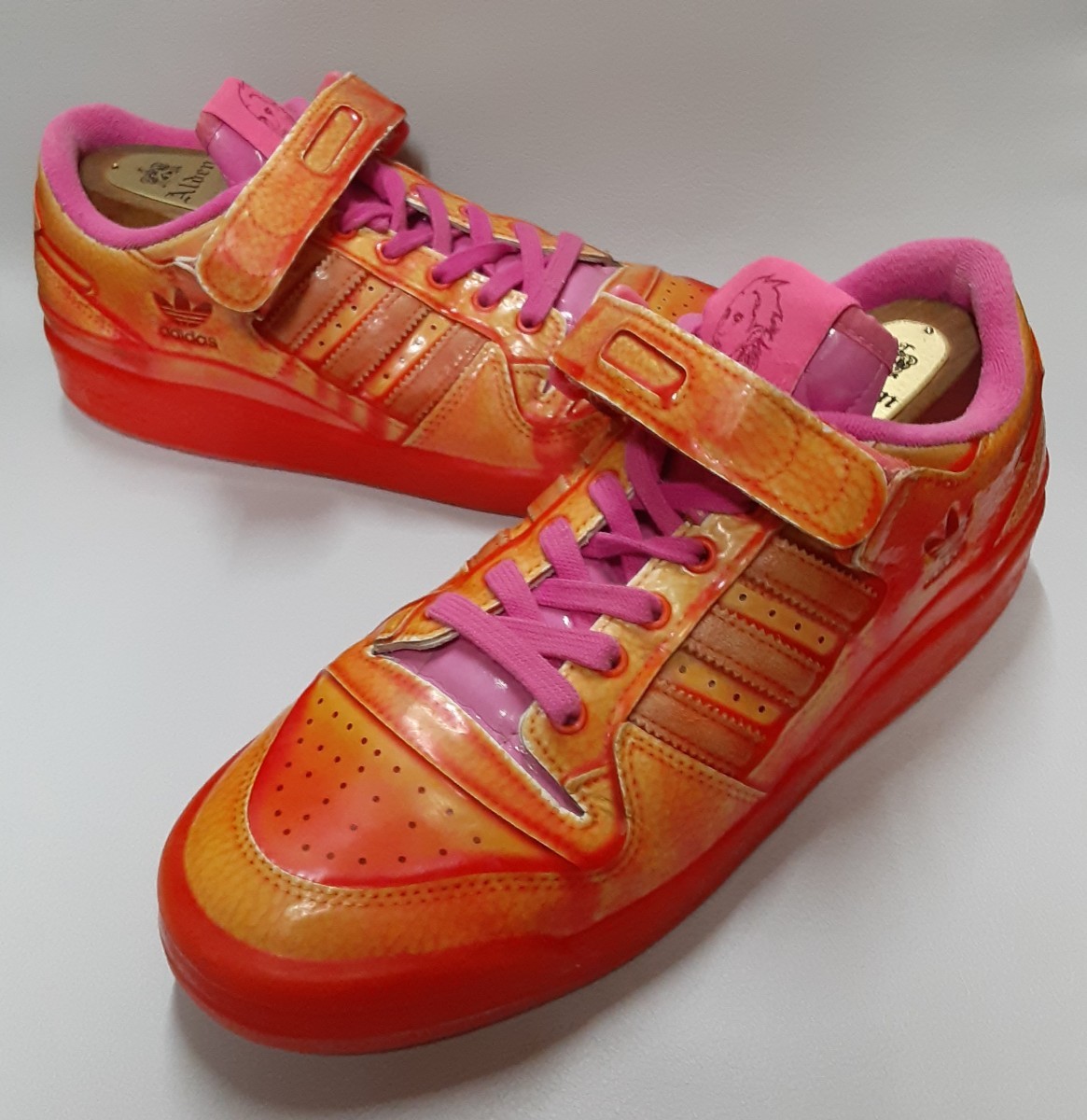  most price! superior article!.20900 jpy! special order antique processing!fareru* Williams collaboration! Adidas forum high class sneakers! rare vitamin color!26.5