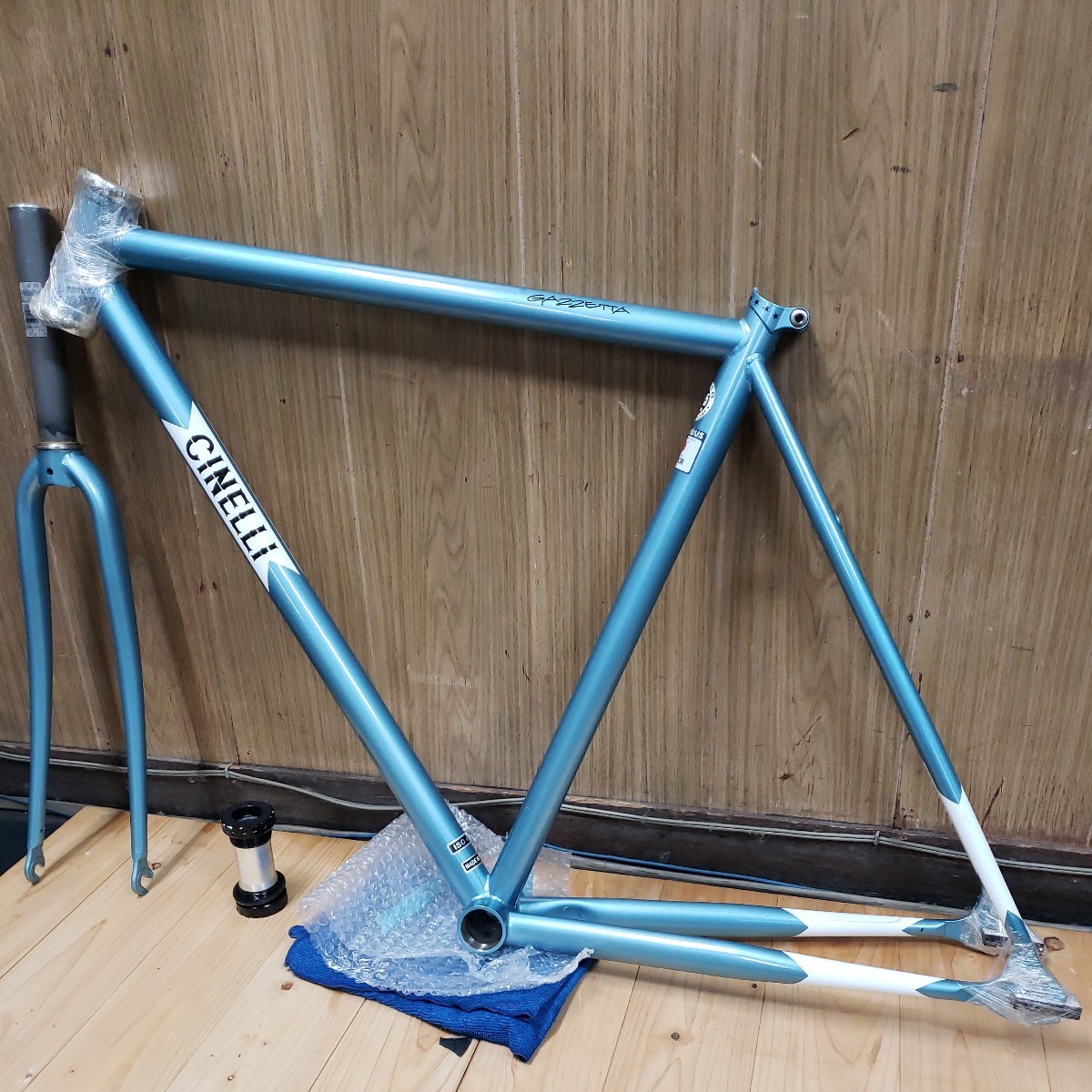 送料込み 美品 Cinelli チネリGAZZETTA ガゼッタ フレーム 送料込み 美品 Cinelli チネリGAZZETTA ガゼッタ フレーム