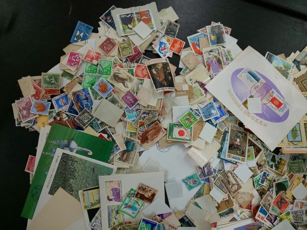 0105F50 外国切手　日本切手　切手趣味週間　モンゴル　アメリカ　郵便はがき等　使用済みバラまとめ　約389ｇ_画像7