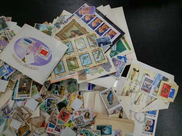0105F50 外国切手　日本切手　切手趣味週間　モンゴル　アメリカ　郵便はがき等　使用済みバラまとめ　約389ｇ_画像4