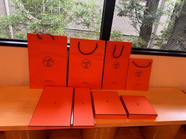 HERMES. Set of 4 boxes, 4 shopping bags. ( HERMES 空箱4個セット、紙袋4個セット )の画像1