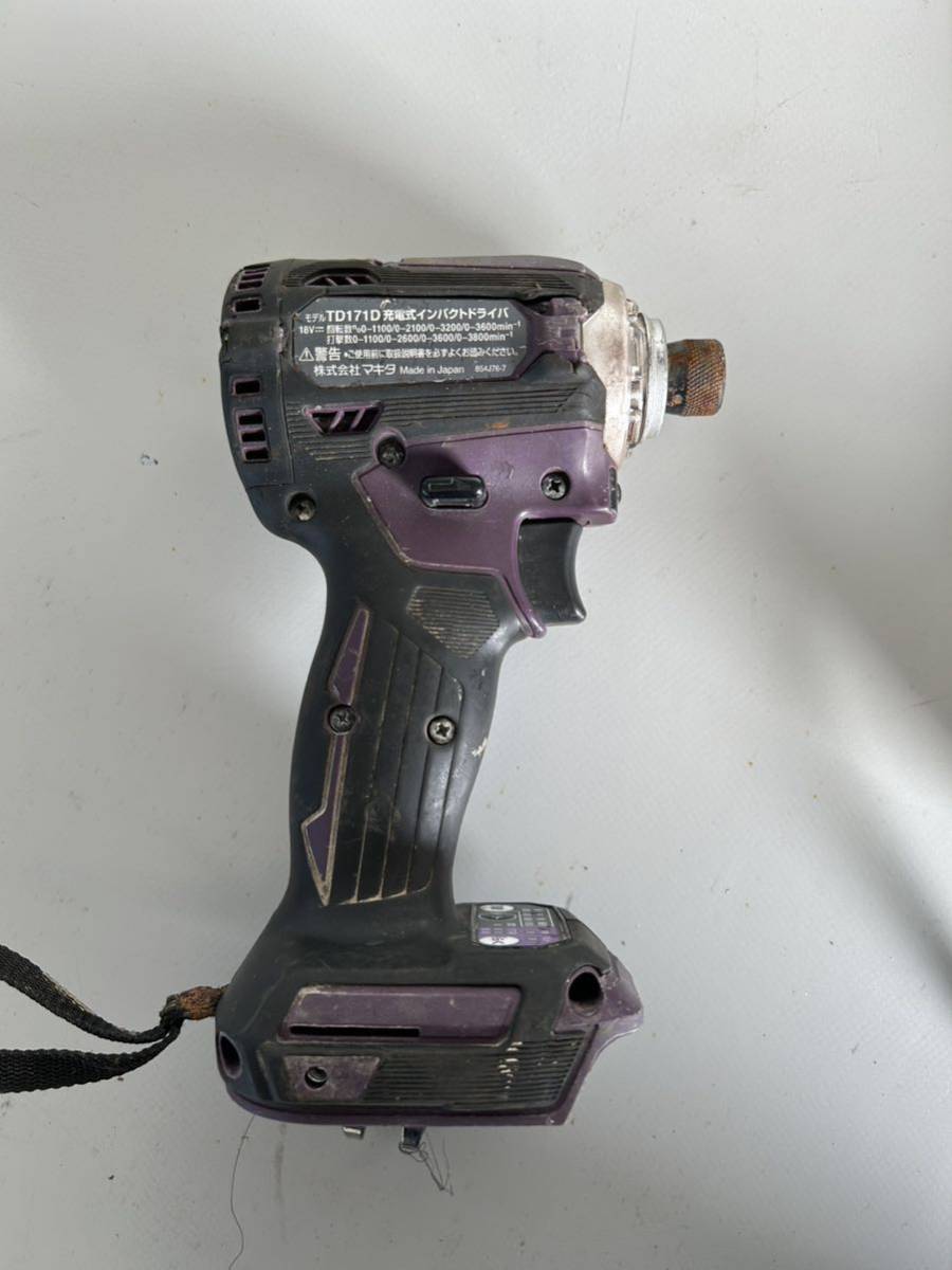 (ジャンク)makita インパクトドライバー 18v ３台　部品取り01_画像2