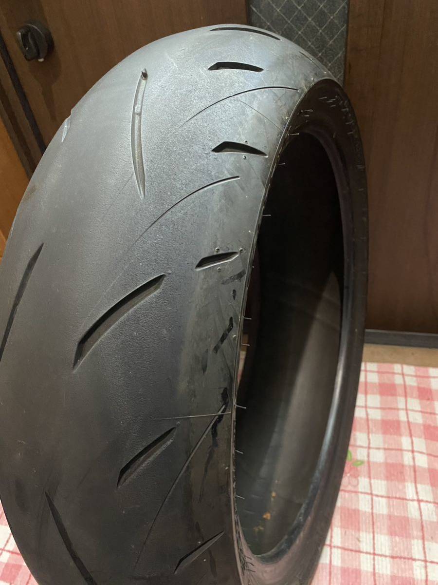 中古MCタイヤ 2023年製造 DUNLOP SPORTMAX ROADSPORT2 190/50ZR17 ダンロップ スポーツマックス ロードスポーツ2 190 50 17 1023 A2880_画像4