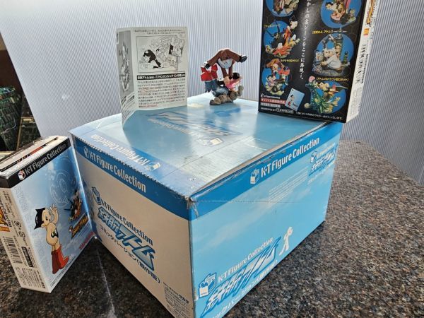 ★☆KTフィギュアコレクション　鉄腕アトム　未開封品１０個　開封品1個　開封済み空箱1個　外箱付　絶版品☆★_画像6