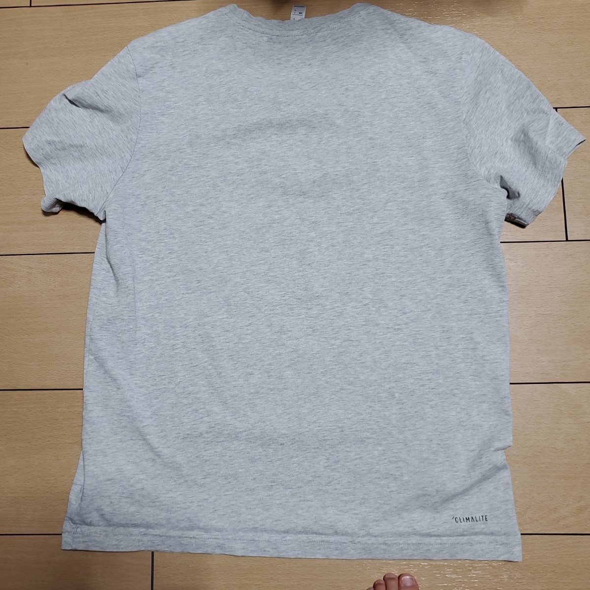 adidas　アディダス　半袖Tシャツ　Mサイズ　グレー_画像4