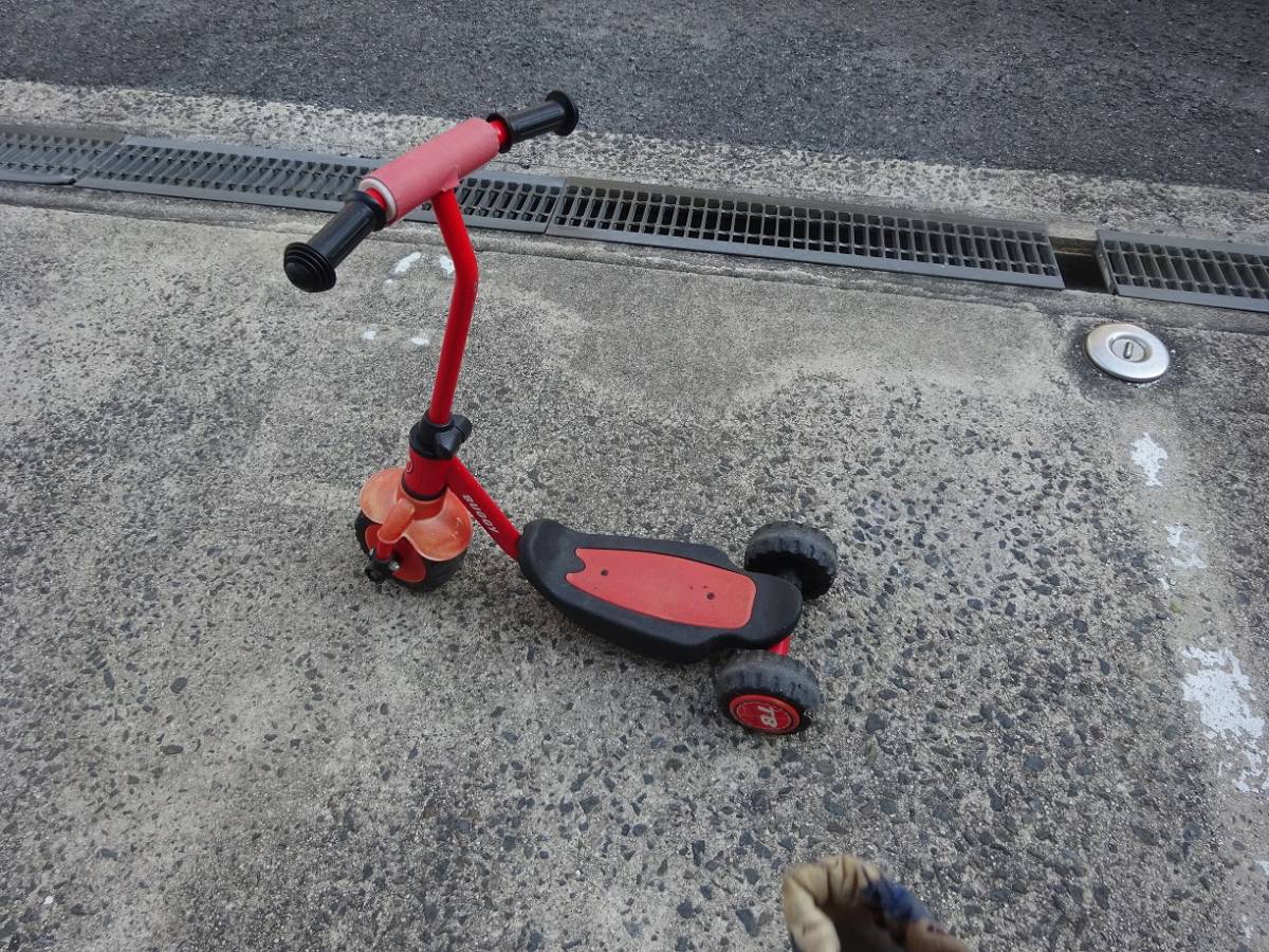  three wheel scooter tricycle for children toy for riding shipping un- possible * pickup limitation Osaka (metropolitan area) Hirakata city ..