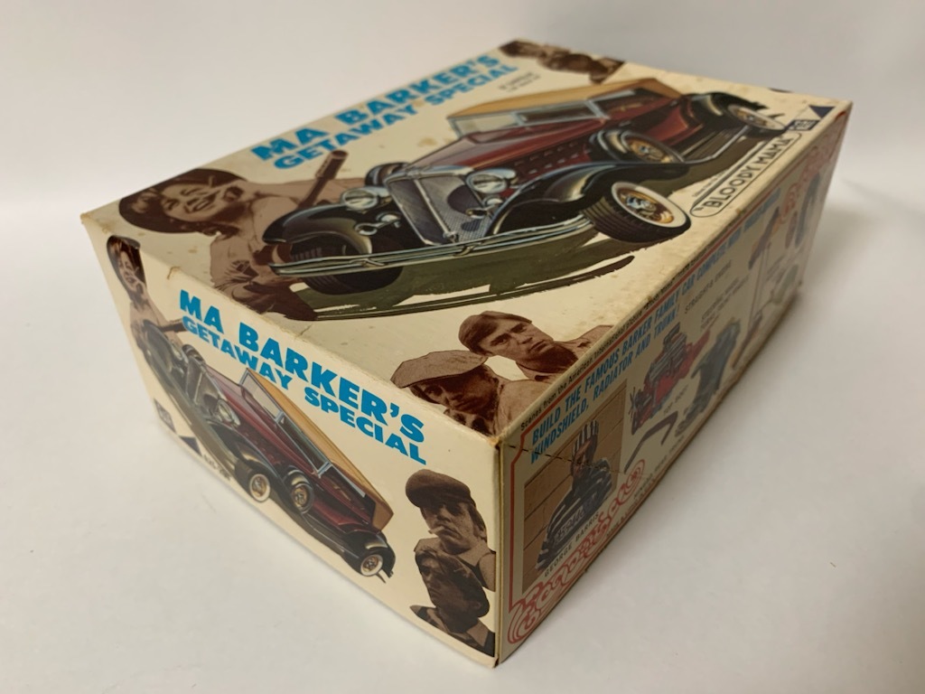 ☆1970年製 MPC【“BLOODY MAMA” MA BARKER’S GETAWAY SPECIAL ’32 CHRYSLER】MOPAR/クライスラー/モパー 1/25☆_画像2