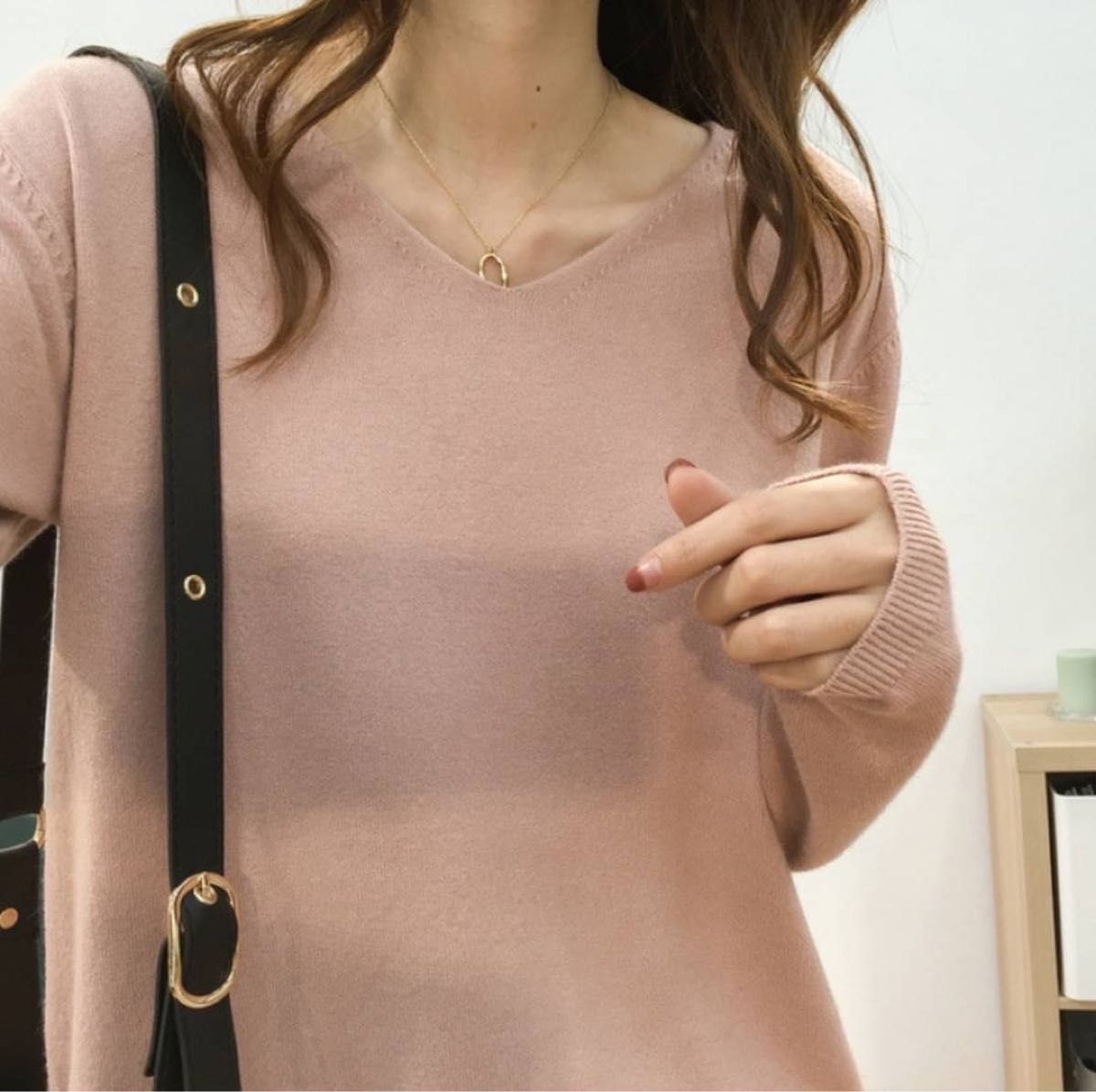 【ピンク】Vネック　シンプルニット　セーター　プルオーバー　シンプル　カラー 無地 長袖