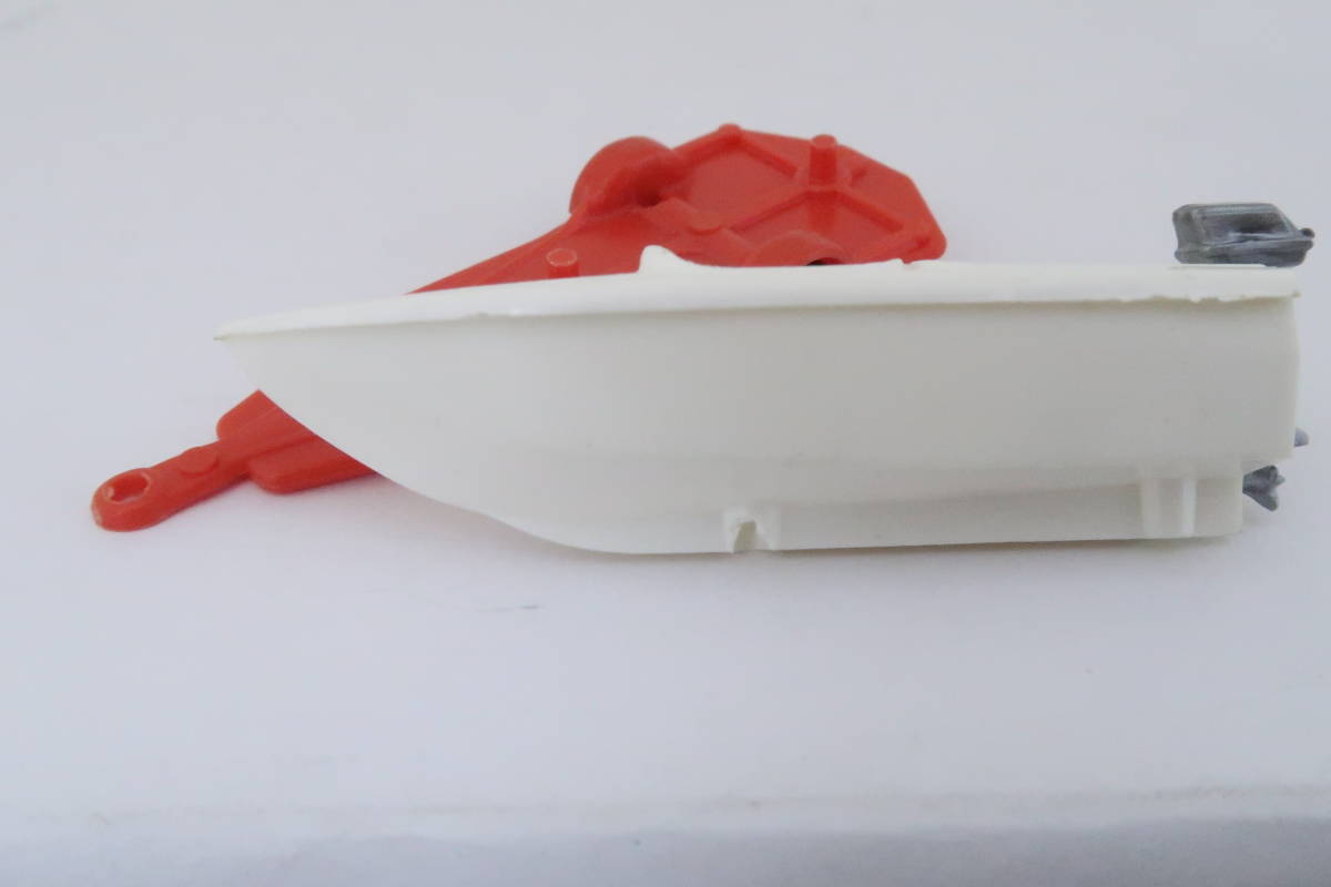 crio ボートトレーラー 箱無 2台 3インチオマケ物ミニカー プラスチック製 (トミカ サイズ/マッチボックスサイズ) イレ_ボートに少し欠けあります