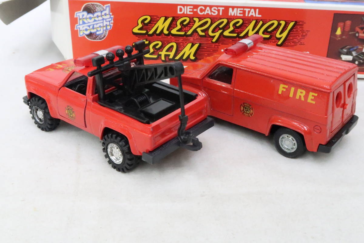 Road Tough EMERGENCY TEAM CHEVROLET CORVETTE FIRE 消防車 箱付 4台セット 中国製 コレレ_画像7