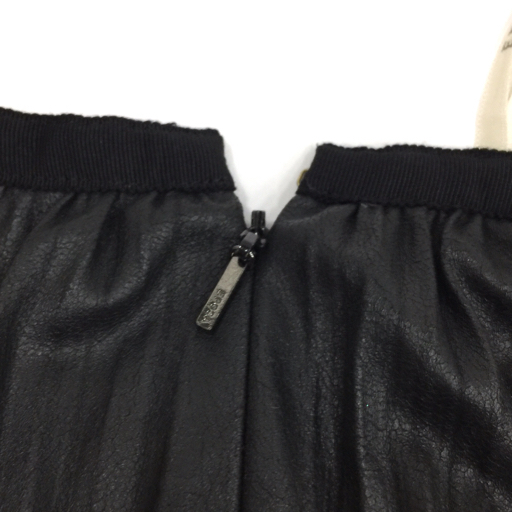エポカ サイズ 40 フレアスカート フェイクレザー サイドジップ 合成皮革 レディース ボトムス ブラック EPOCAの画像3