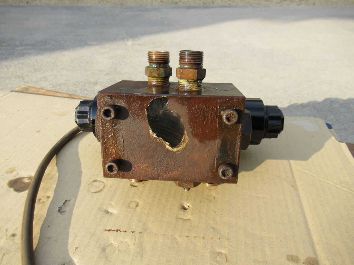 マロール 電磁弁 SPF-ISV 中古 操舵装置 marol DC 24V オート マロール 電磁弁 SPF-ISV 中古 操舵装置 marol DC 24V オート