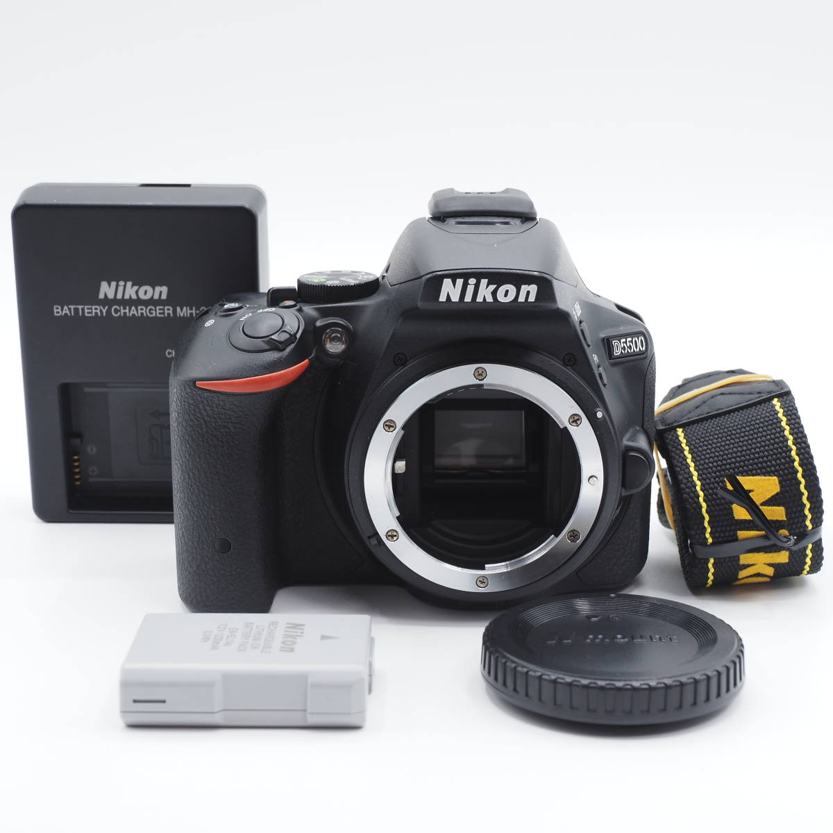 ★ショット数4,659回・新品級★ Nikon ニコン デジタル一眼レフカメラ D5500 ボディ #1862