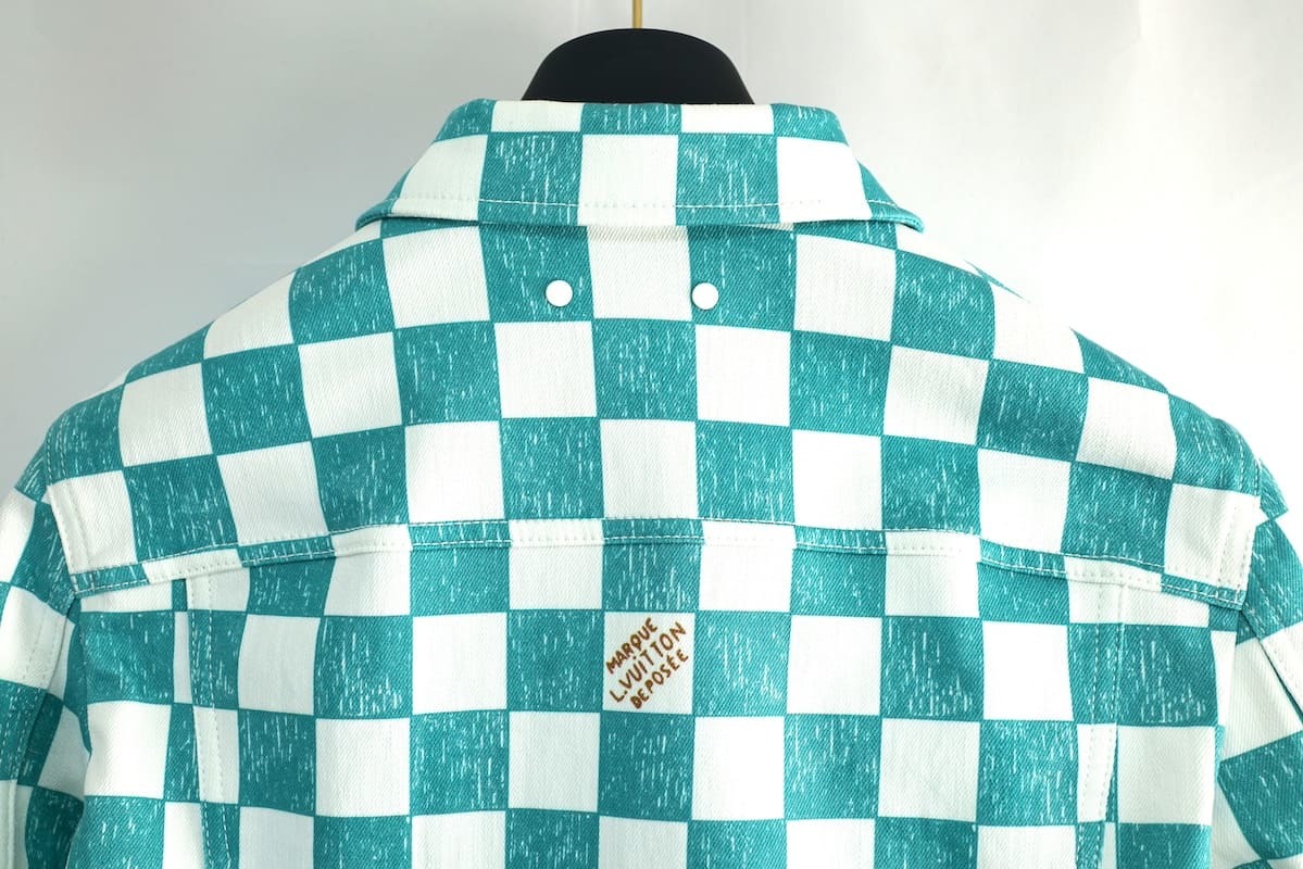 定価29万 LOUIS VUITTON Damier Denim Trucker Jacket Ocean 定価29万 LOUIS VUITTON Damier Denim Trucker Jacket Ocean