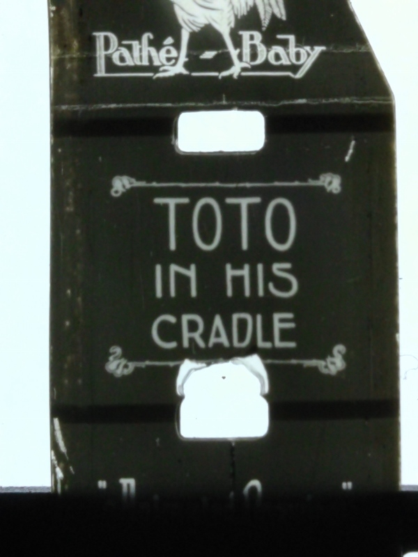 戦前 パテベビー 9.5ｍｍフィルム アニメ ゆりかごの中のトト 9mm半 Pathe-Baby 9.5 mm film TOTO in his cradel_画像2