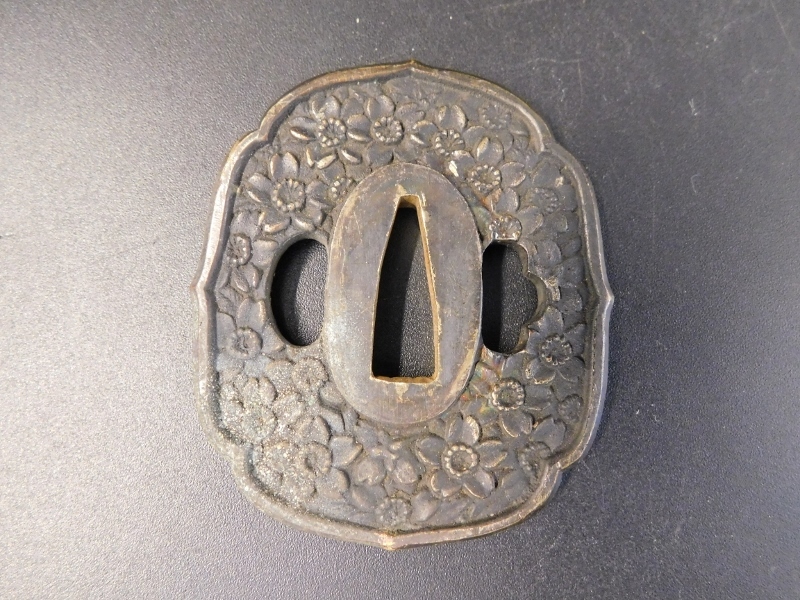 大日本帝国 軍属刀 鐔 鍔 向こう山桜 戦前 戦時 日本軍 陸軍 海軍 Imperial Japanese Army civilian employee sword Tsuba _画像5