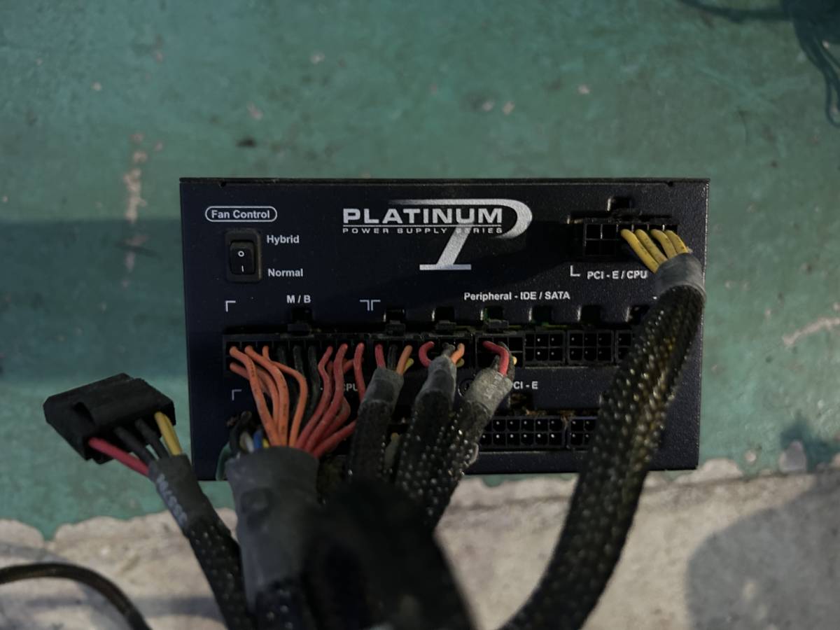 ★中古品 BIOS確認 Sseasonic-SS-1000XP-Active-PFC-F3 1000W 電源ユニット 電源BOX 80PLUS PLATINUM認証★_画像2