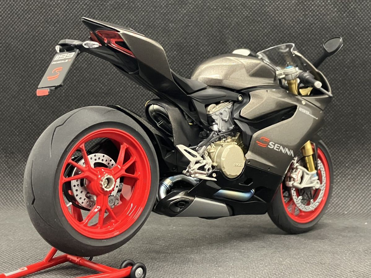 1/12 DUCATI 1199 PANIGALE S "SENNA" 塗装済完成品_画像5