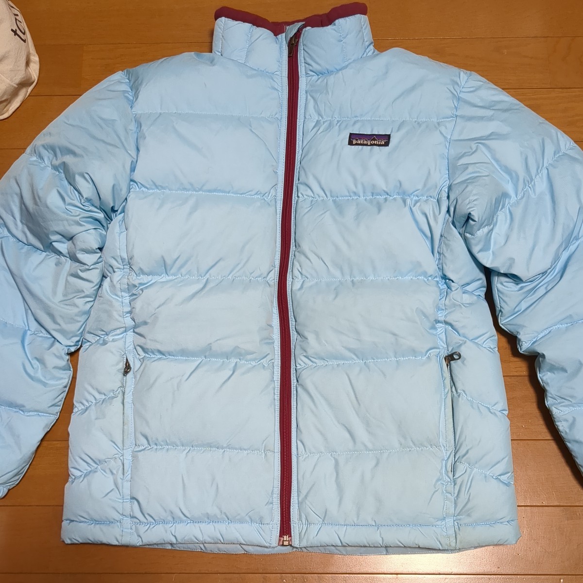 patagonia　パタゴニア　DOWN　ダウンジャケット　アウター ジャケット　サイズ キッズXL_画像1