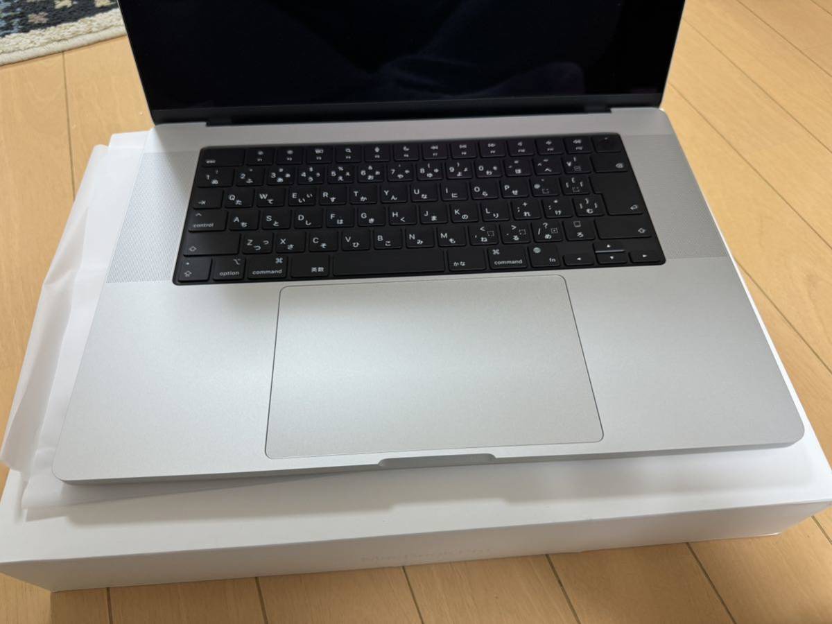 【使用時間1時間以内】MacBook Pro 2023 16インチ M3 Pro 36GB 1TB シルバー model A2991 Apple_画像3