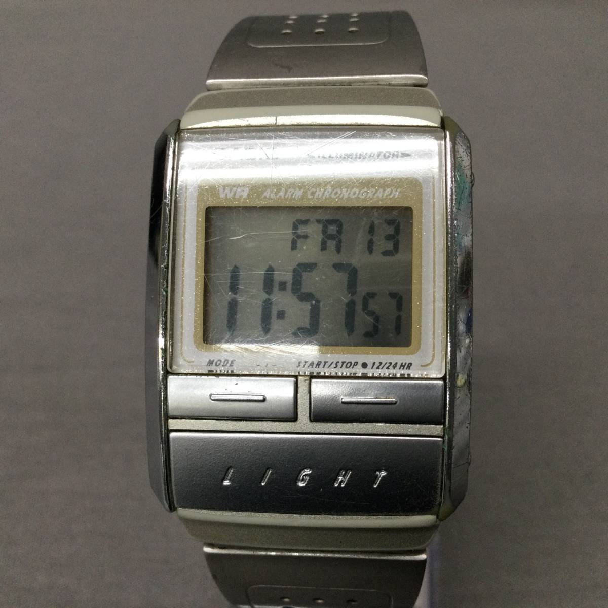 060118 252836 CASIO カシオ A200 デジタル ヴィンテージ メンズ 腕時計 シルバーカラー 稼働品 _画像3