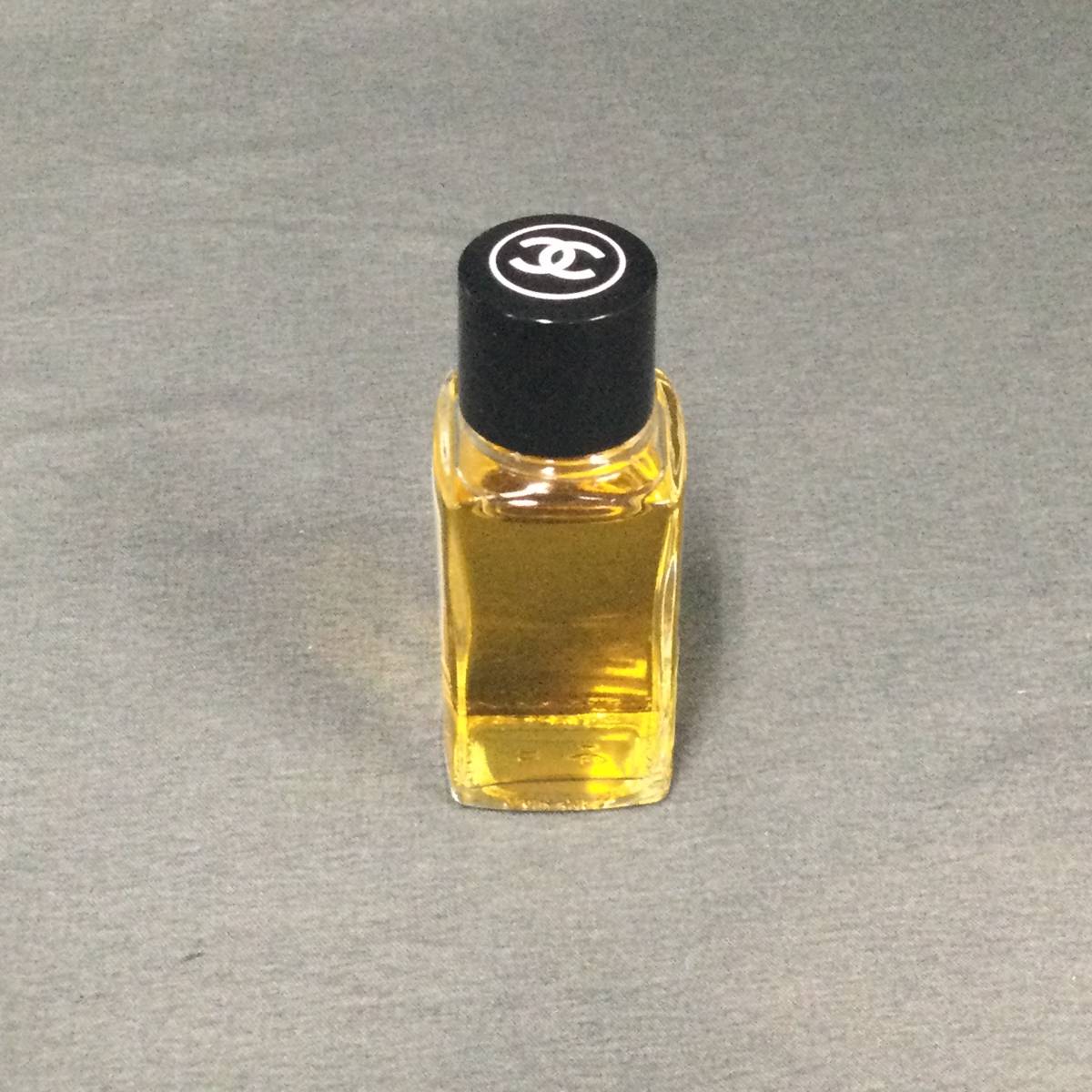 060131　256215　CHANEL　No5　シャネル　オードゥトワレット　19ml　ブランド香水　パフューム　レディース小物　コスメ　USED品　　　_画像3