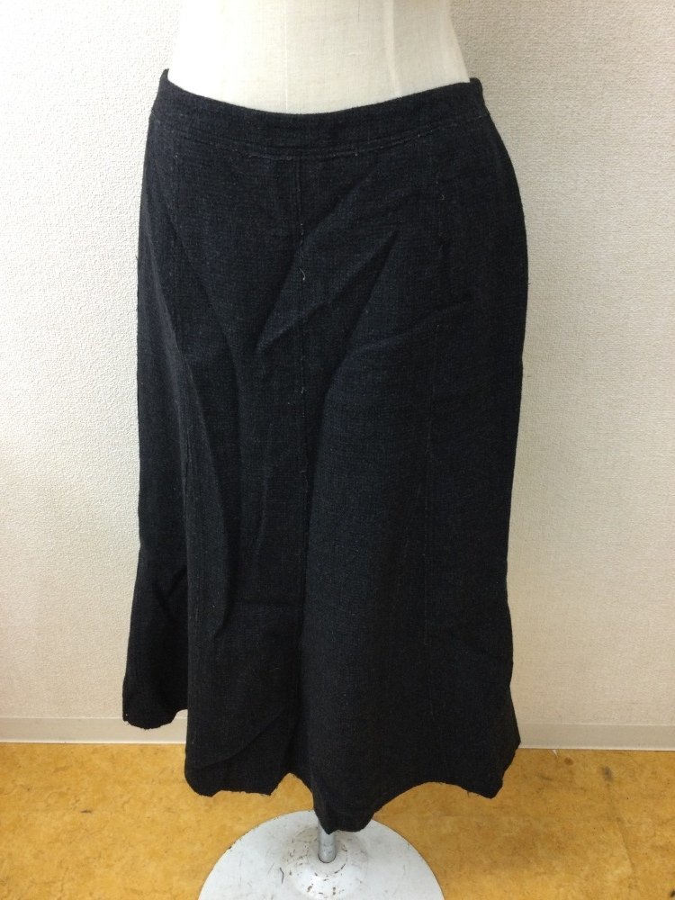CECI OU CELA すみ黒のウールスカート 裏地はキュプラ 日本製 サイズ40_画像1