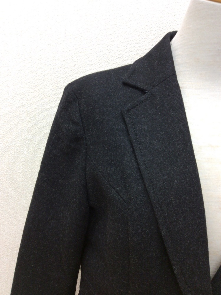 THE GINZA 黒のスカートスーツ ポケットのデザインが可愛い サイズ40_画像2