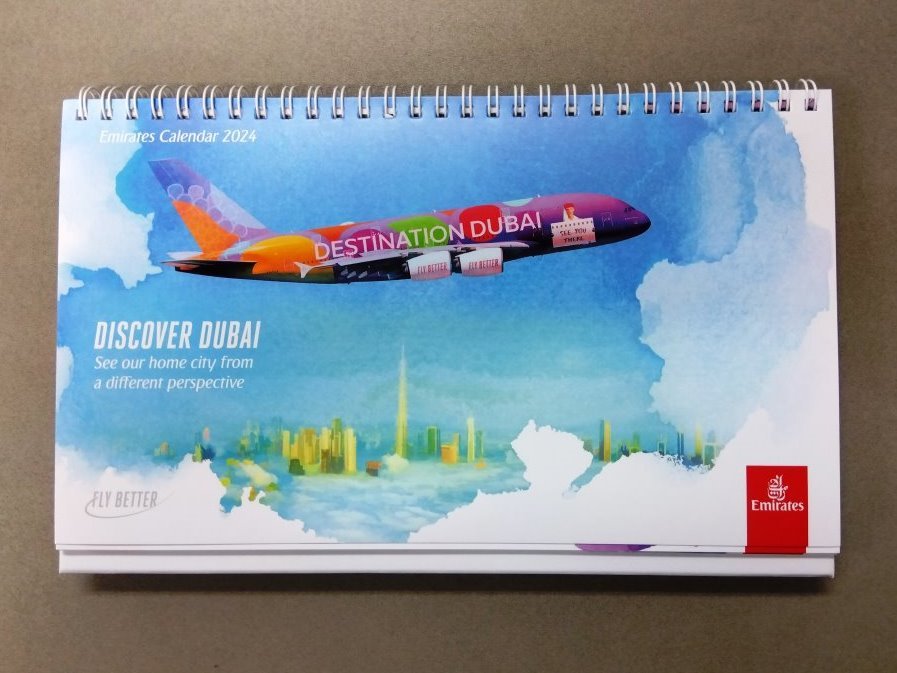 【即決】【送料込】エミレーツ航空 Emirates 2024 卓上カレンダー 非売品 新品の画像1