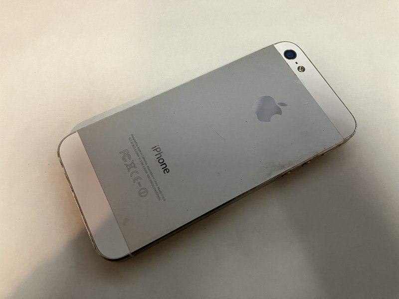 FI205 au iPhone5 ホワイト 16GB ジャンク ロックOFF_画像2