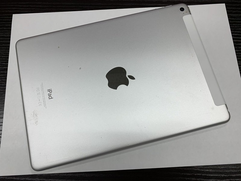 再CP796 SoftBank iPad Air2 Wi-Fi+Cellular シルバー 64GB 判定○_画像2