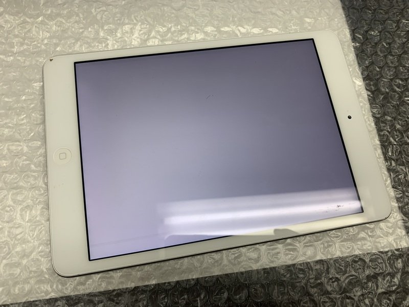 DS691 iPad mini 第2世代 Wi-Fiモデル A1489 シルバー 64GB ジャンク ロックOFF_画像1